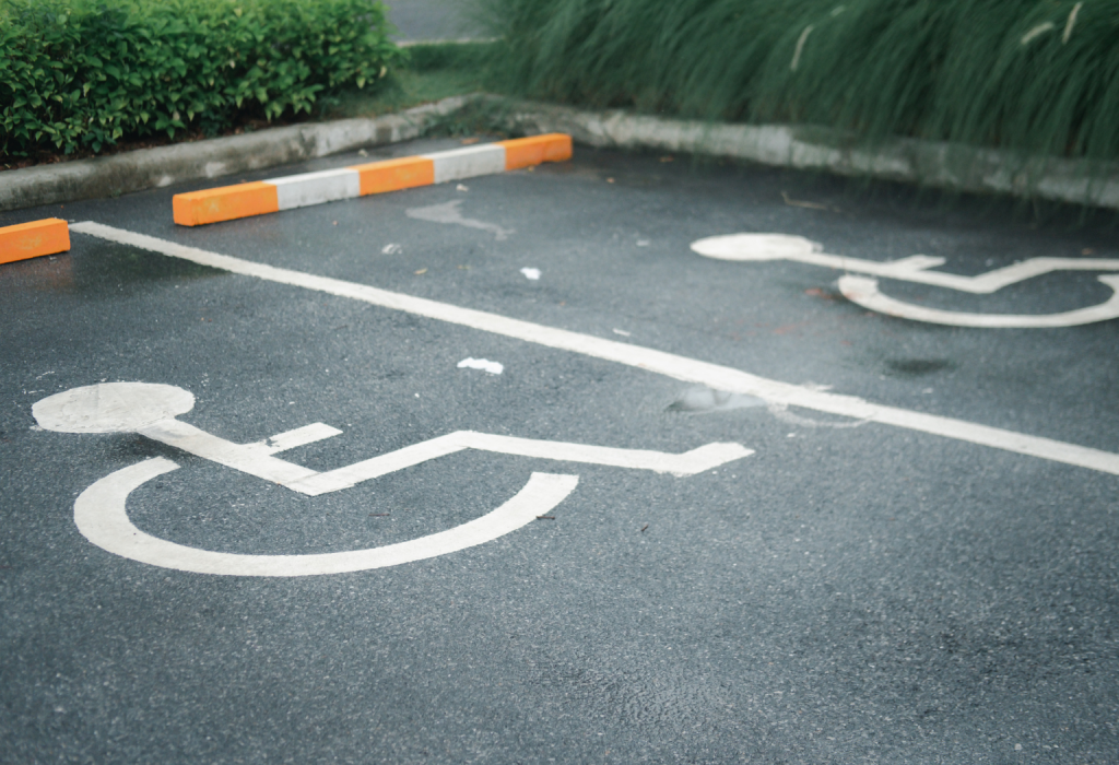 Parken auf Behindertenparkplatz